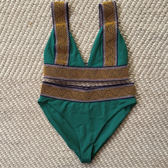 Elysiian Green Bikini - Picture 2 of 5